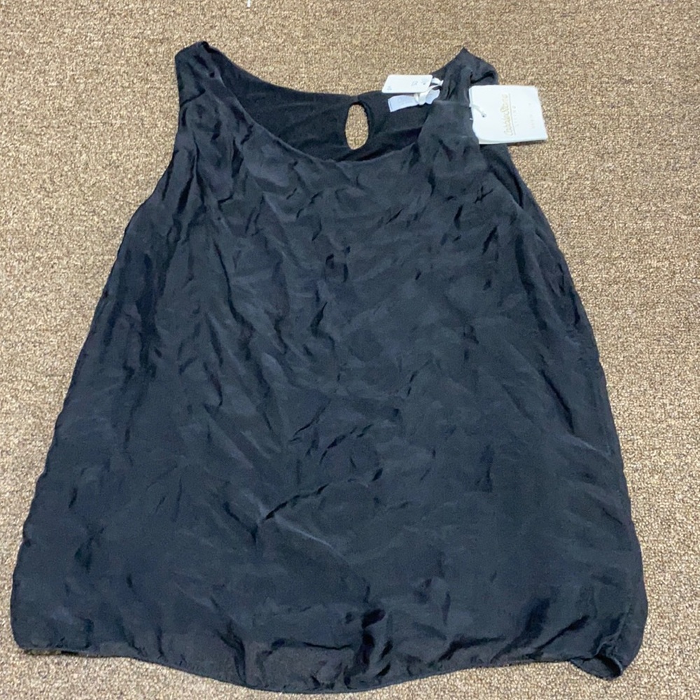 Black tank (ONE SIZE FITS ALL)